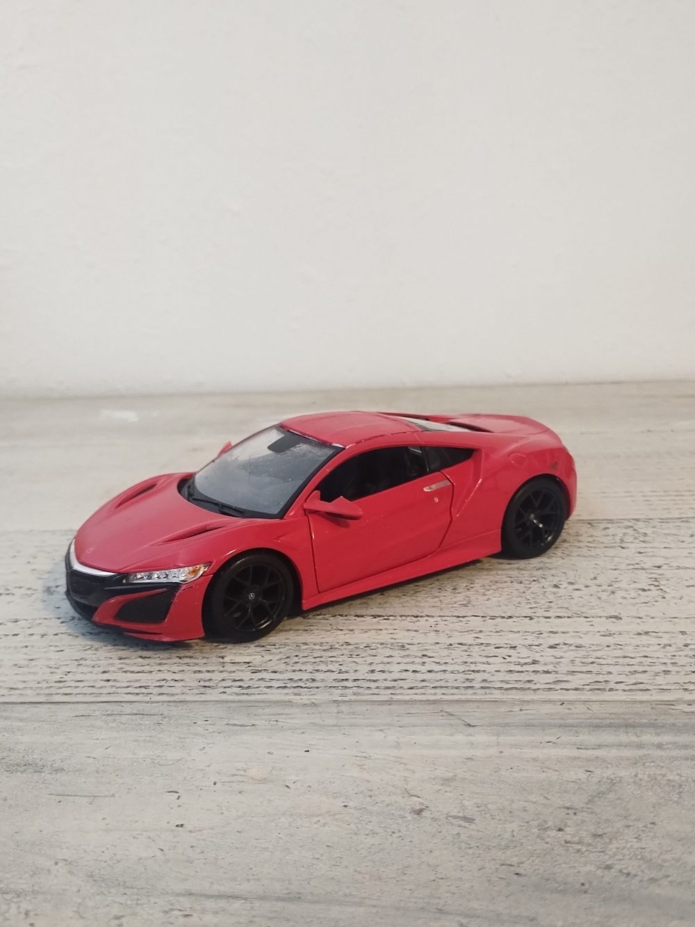 Maisto Special Edition 2018 Acura NSX 1:24 Scale Diecast Model Red by Maisto